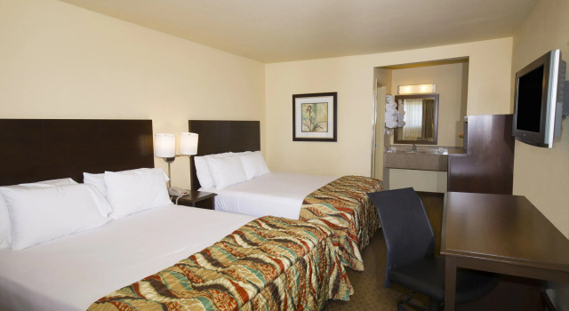 Четырёхместный номер Standard Key Inn and Suites