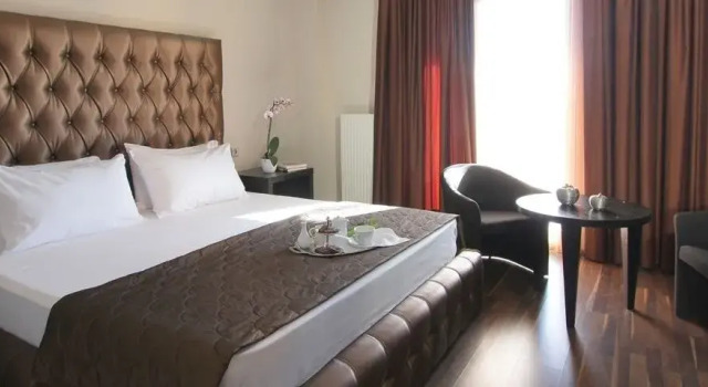 Полулюкс Hotel Di Tania
