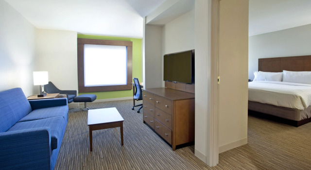 Люкс Holiday Inn Express Hotel & Suites Austin Downtown - University by IHG