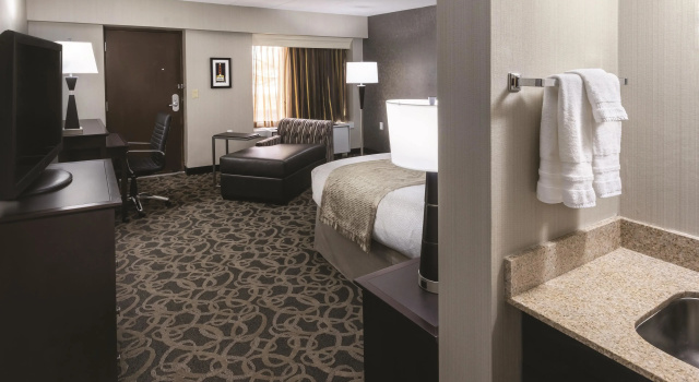 Двухместный номер Standard Best Western Ramkota Hotel