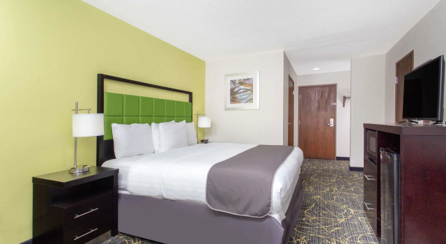 Standard Doppel Zimmer AmericInn and Suites by Wyndham Delafield-Waukesha-Milwaukee