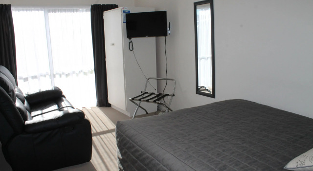 Студия Riverview Motel