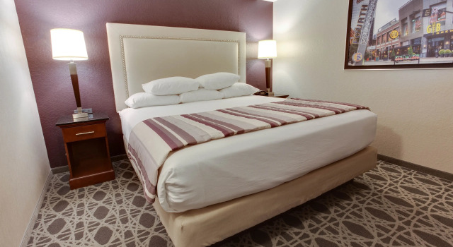 Номер Deluxe Drury Inn & Suites Louisville East