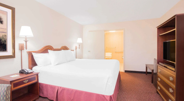 Standardowy pokój Days Inn by Wyndham Dothan