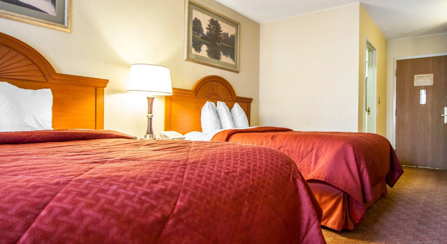 Четырёхместный номер Standard Quality Inn at Bangor Mall