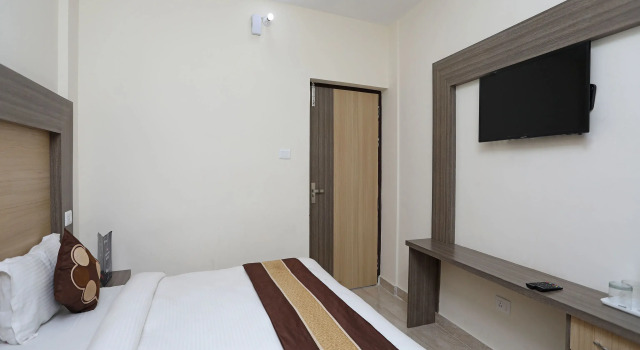 Люкс OYO 15375 Hotel KSS Inn