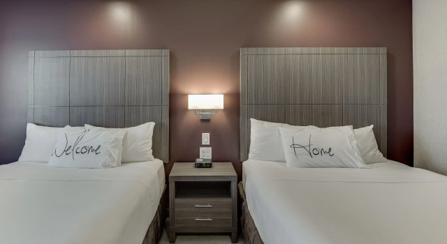 Люкс Standard Home Inn & Suites Saskatoon South