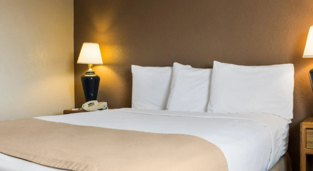 Двухместный номер Standard Bison Inn & Suites on University