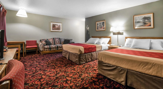 Четырёхместный номер Standard Econo Lodge