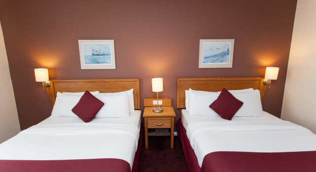 Standart altı kişilik oda Future Inn Plymouth