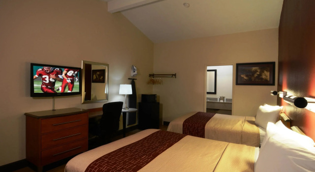 Четырёхместный номер Deluxe Red Roof Inn San Dimas - Fairplex