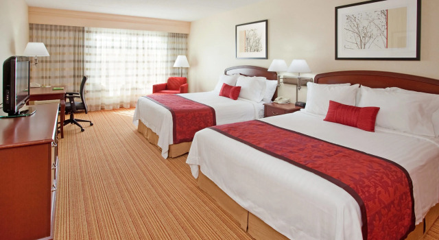 Четырёхместный номер Standard Courtyard by Marriott Toronto Vaughan