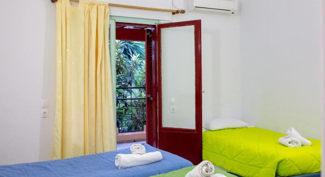 Четырёхместный номер Standard Wilde Rose Hotel