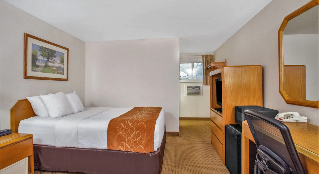 Двухместный номер Standard Days Inn by Wyndham Marquette