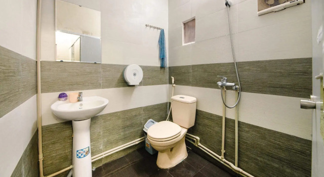 Кровать в общем номере Meow Hostel