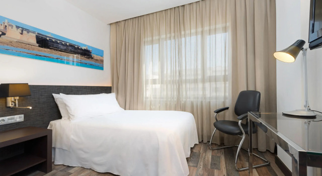 Одноместный номер Standard Hotel Cádiz Paseo del Mar, Affiliated by Meliá