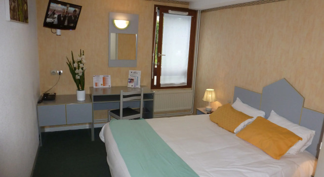 Двухместный номер Standard Logis Cris Hôtel et Restaurant, Lyon Sud-Est