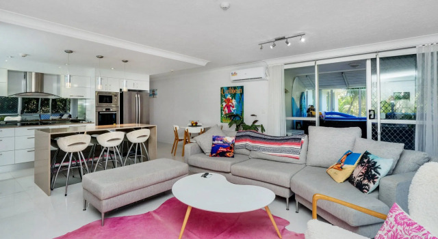 Апартаменты с 2 комнатами с видом на сад Burleigh Beach Tower