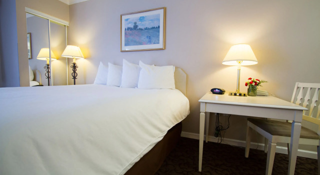 Номер Deluxe Glenwood Inn & Suites