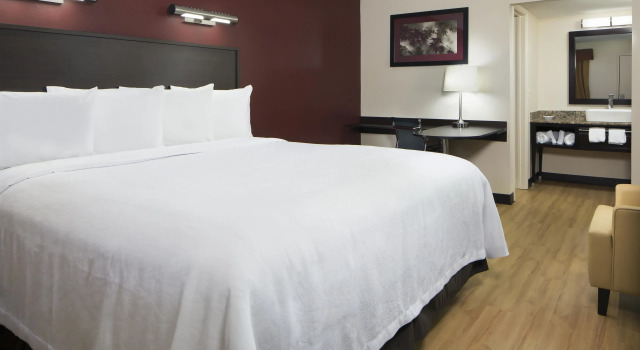 Двухместный номер Superior Red Roof Inn PLUS+ Birmingham East   Irondale/Airport