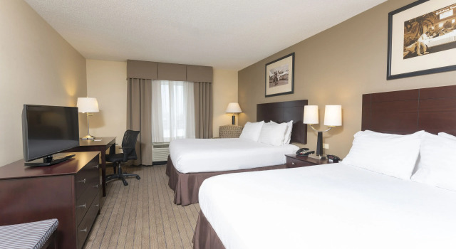 Четырёхместный номер Standard Holiday Inn Aurora North - Naperville by IHG