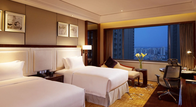 Двухместный номер Executive Hilton Foshan