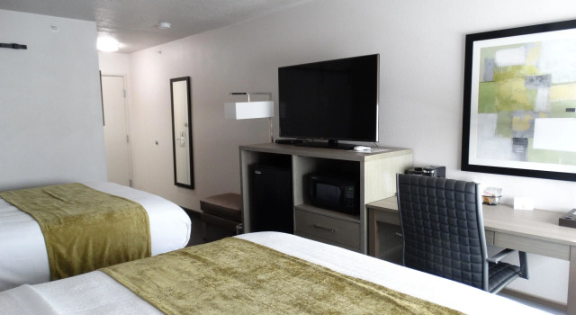 Четырёхместный номер Standard Best Western Grants Inn