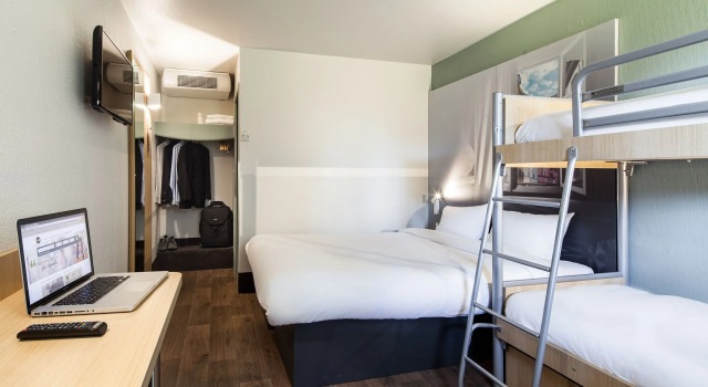 Четырёхместный номер Standard B&B HOTEL Corbeil-Essonnes