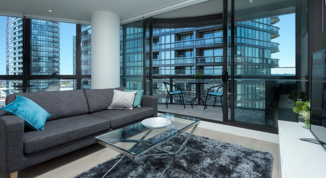 Апартаменты Executive c 1 комнатой с балконом и с видом на реку Wyndel Apartments Riverside on Collins