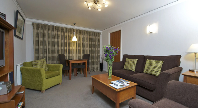 Апартаменты c 1 комнатой The Knight Residence by Mansley