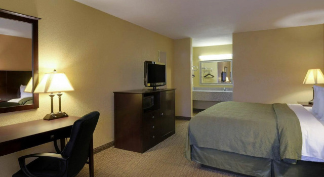 Двухместный номер Standard Quality Inn Russellville I-40