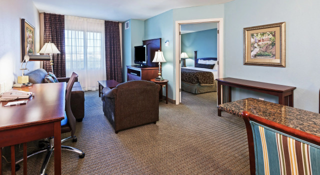 Двухместный номер Standard Staybridge Suites Northwest near Six Flags Fiesta