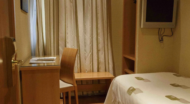 Одноместный номер Hotel Serrano