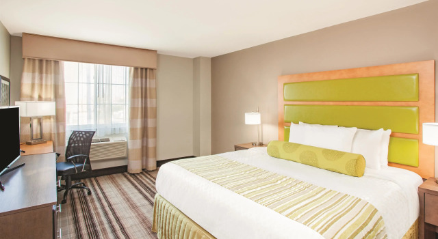 La Quinta Inn & Suites Far Rockaway - JFK Airport, Rezerwuj Hotel Far Rockaway Stan Nowy Jork
