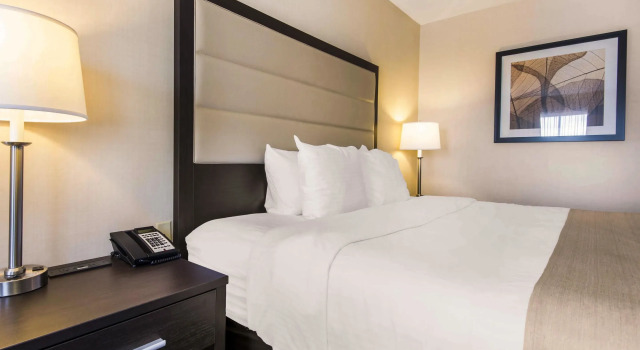 Двухместный номер Standard Spark by Hilton Toronto Mississauga