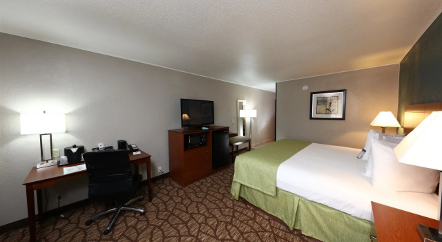 Двухместный номер Standard AmericInn by Wyndham Grand Rapids Airport North