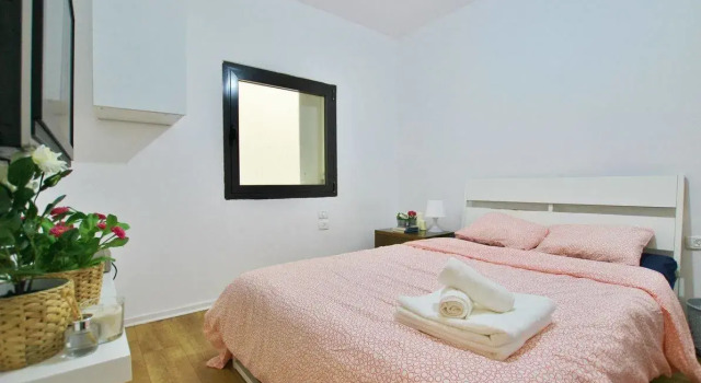 Номер Luxury Amazing 3 Bedroom Garden Apartment near Gordon Beach