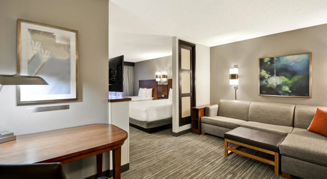 Номер High Floor Hyatt Place Columbus Worthington