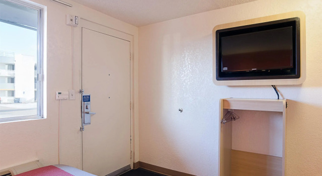 Четырёхместный номер Standard Motel 6- Denver, CO Downtown