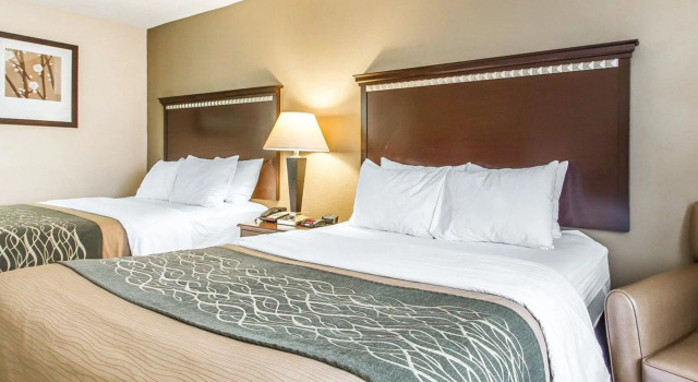Четырёхместный номер Standard Quality Inn Macomb near University Area
