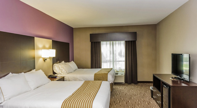 Четырёхместный номер Standard Holiday Inn Express Cheektowaga North East by IHG