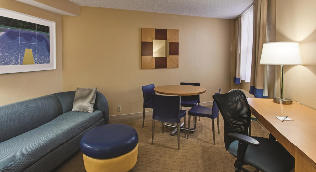 Четырёхместный номер Executive La Quinta by Wyndham West Palm Beach Airport
