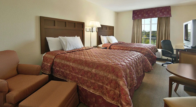 Четырёхместный номер Standard Super 8 by Wyndham Bowling Green North