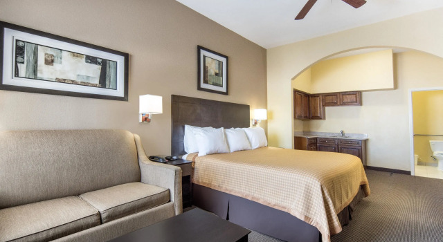 Двухместный номер Standard Days Inn by Wyndham Baytown East