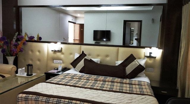 Номер Standard Hotel Sohi Residency