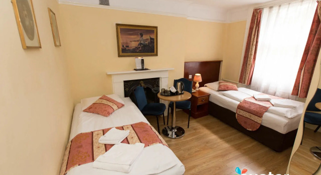Двухместный номер Dolphin Hotel