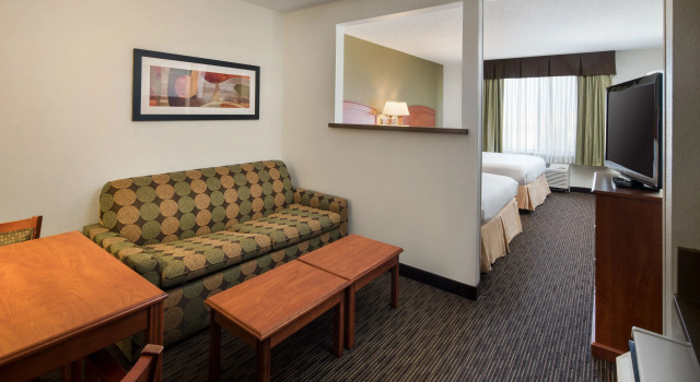 Люкс Spark by Hilton Denver International Airport
