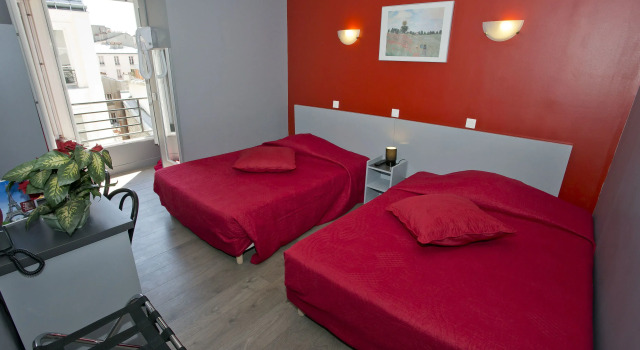 Трёхместный номер Standard Hipotel Paris Voltaire Bastille