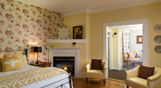 Номер Deluxe Four Chimneys Inn