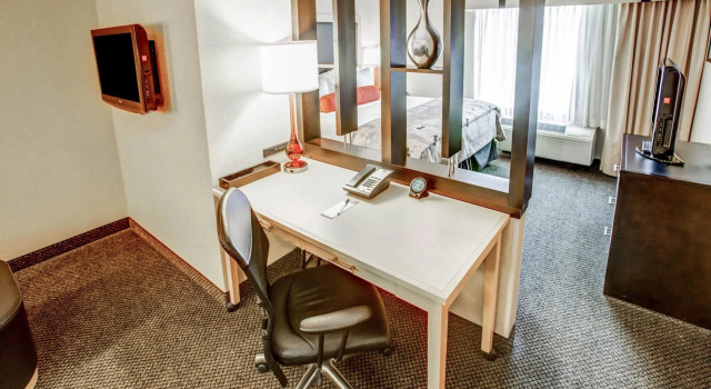 Двухместный люкс Racetrack Road Hotel